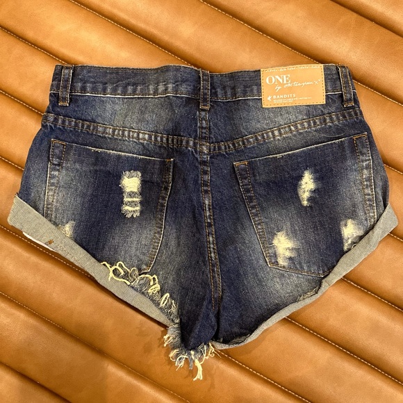 One Teaspoon Bandits Shorts - Picture 2 of 2